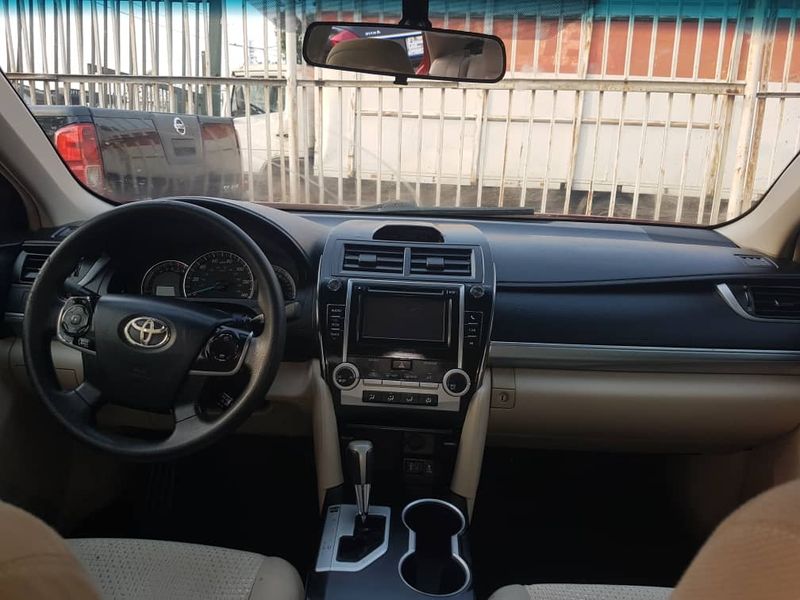 Thumbnail 3 of 2013 Toyota Camry le